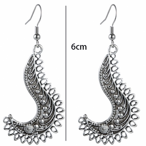 Any 4/$25! Boho Antiqued Silver Feather Drop Earrings - Picture 8 of 10